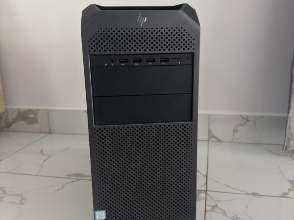 HP Z4 Workstation สภาพดี มาพร้อม CPU Xeon 8 คอร์ 16 เธรด และการ์ดจอ Quadro P4000 เหมาะสำหรับงานออกแบบต่อได้ 4 จอพร้อมกัน มาพร้อม Windows 10 Pro for Workstation